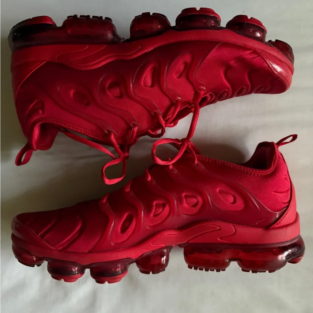 Nike Airmax University Red Athletic Sneakers - Picture 1 of 5